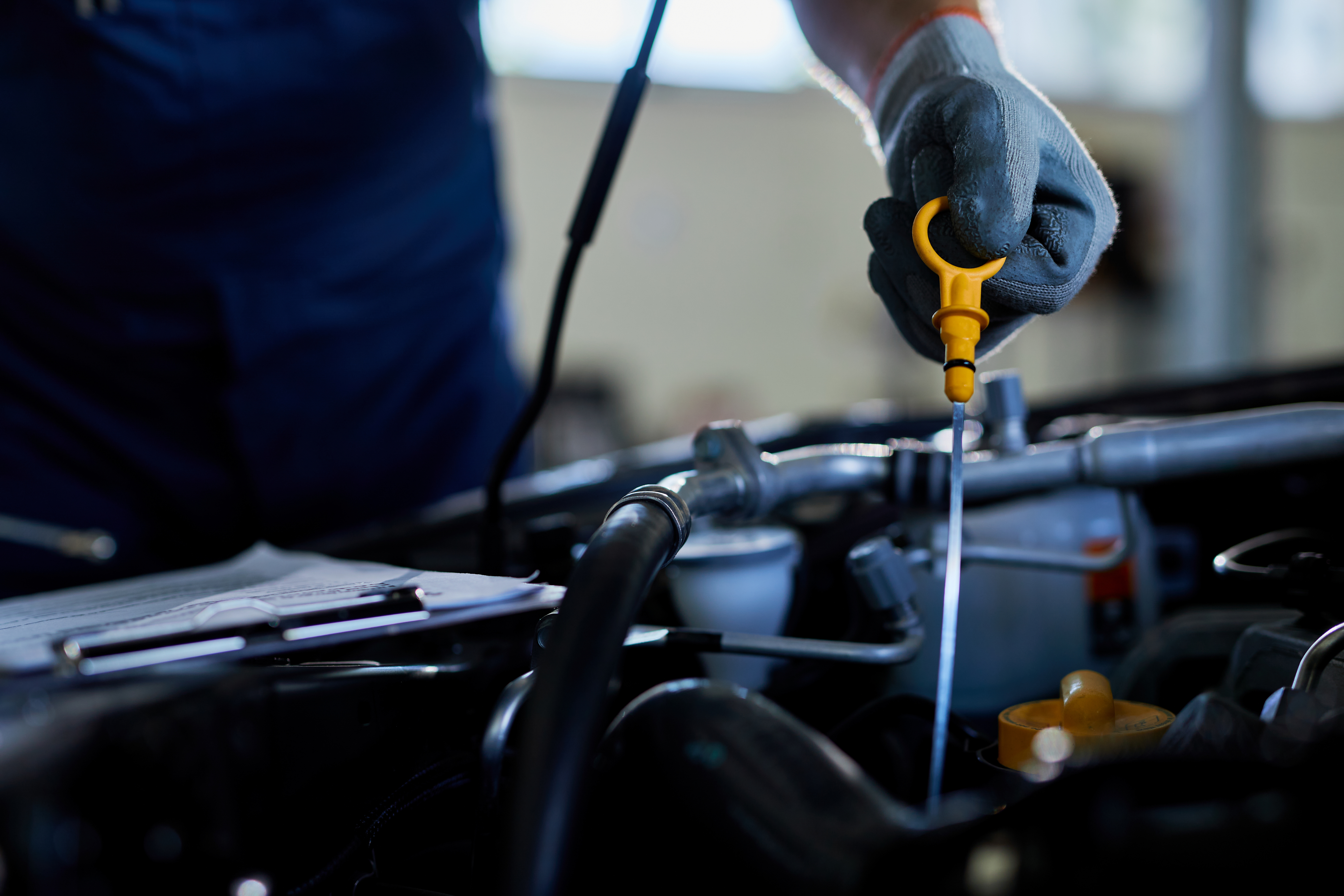 Oil Change — Fast 30-minute oil change service using premium-grade oils. Full filter replacement and fluid level check included. – Azeem Auto Maintenance Sharjah